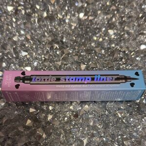 Lottie London Stamp Liner - Black